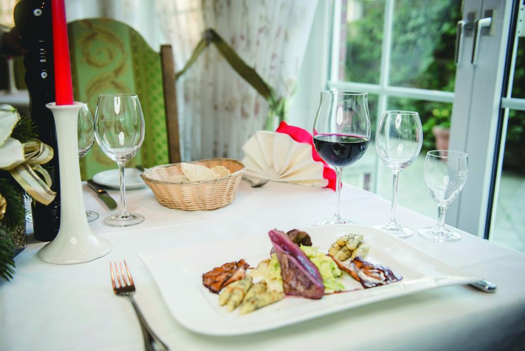 Hotel & Restaurant Zum Vater Rhein Monheim am Rhein Eksteriør bilde