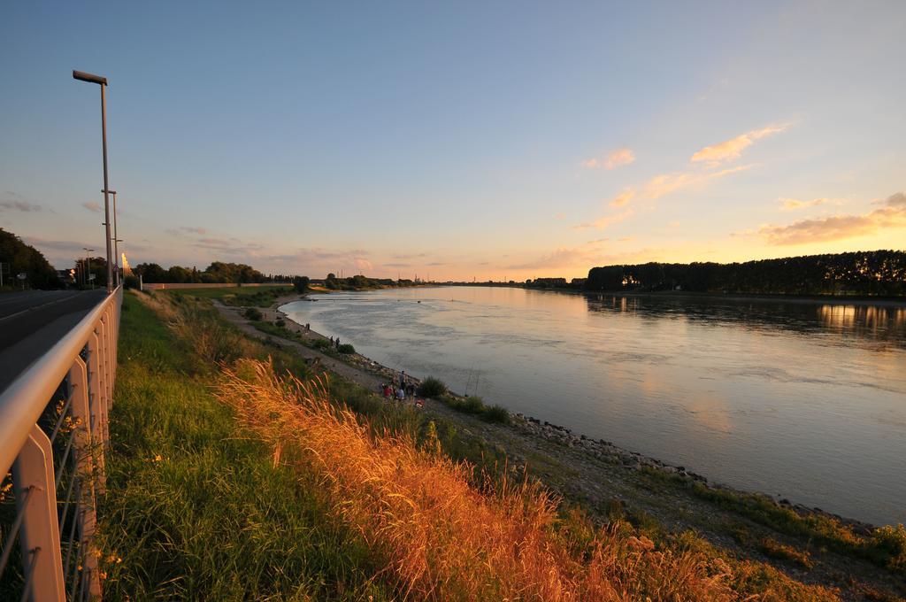 Hotel & Restaurant Zum Vater Rhein Monheim am Rhein Eksteriør bilde